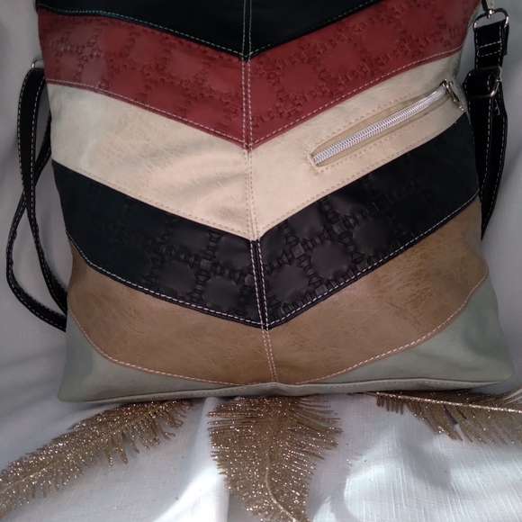 NOI NOI Tote - Picture 2 of 10